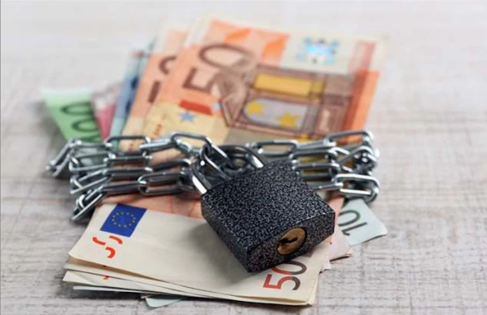 Άγριο κυνηγητό υπό την απειλή άμεσων κατασχέσεων για 580.000 φορολογούμενους: Ποιες περιπτώσεις αφορά